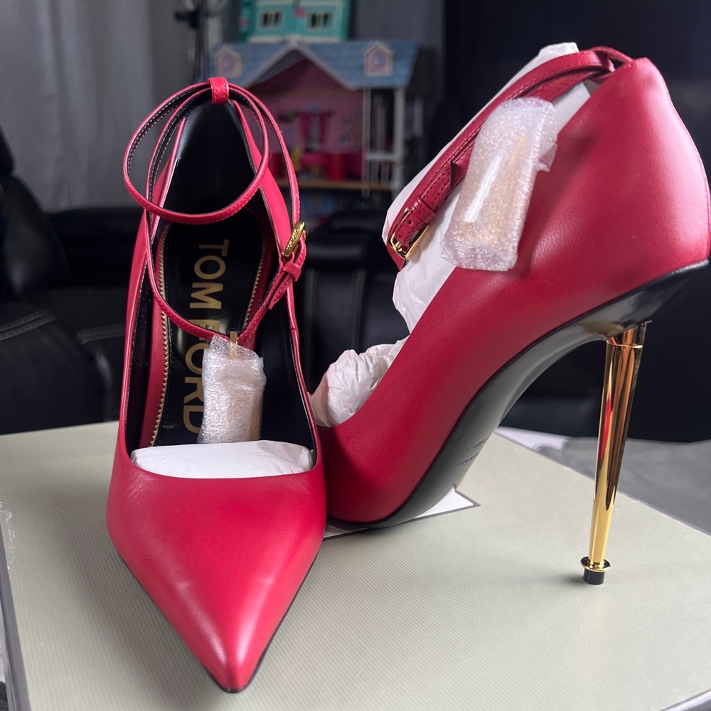 Tom ford 105 mm padlock leather pumps